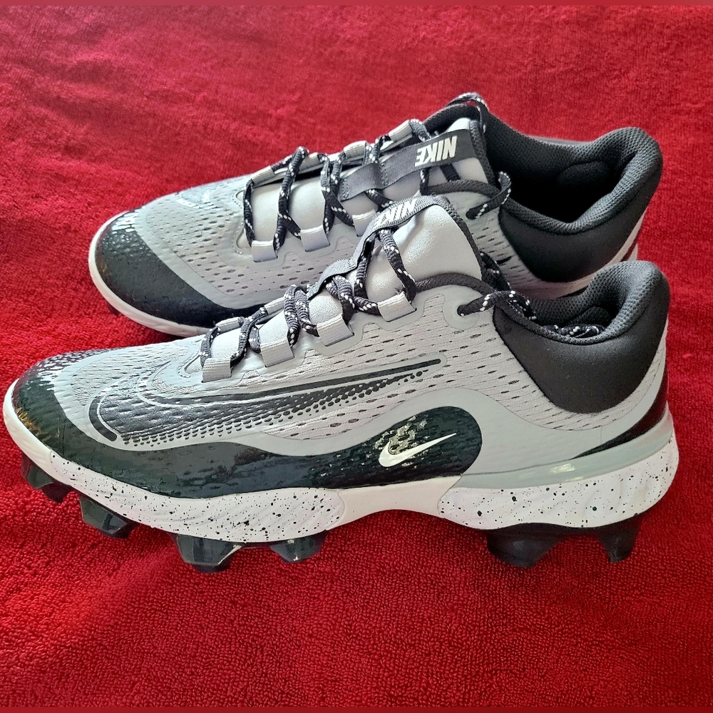 SOLD!! Nike Alpha Huarache Elite 4 Low MCS Baseball Cleats Wolf Grey/White/Smoke